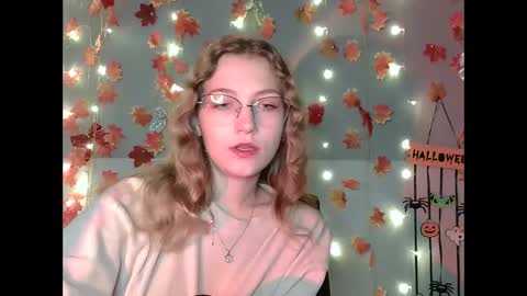 small lily online show from 10-16-25, 06:25