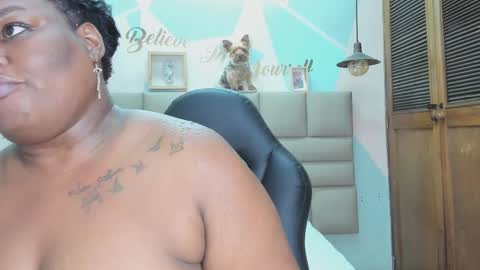 Snapshot of lilybaudyn_ chatting on 03-01-25, 07:51 Lily online show from 03-01-25, 07:51