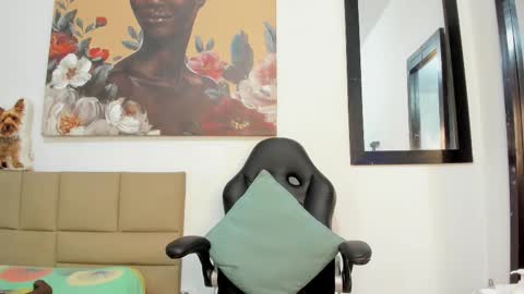 Snapshot of lilybaudyn_ chatting on 10-27-25, 07:07 Lily online show from 10-27-25, 07:07