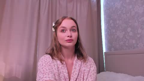 lilycoliins online show from 07-11-26, 10:40