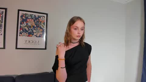 lilycoliins online show from 07-13-26, 05:49