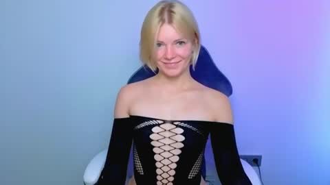 lilydavisss online show from 06-16-26, 03:53