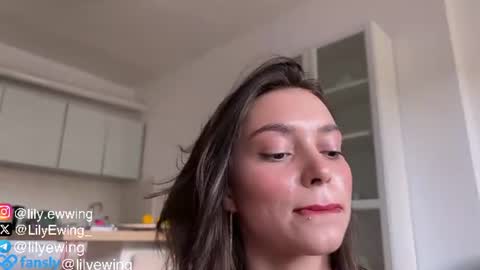 Snapshot of lilyewing_ chatting on 07-31-26, 03:33 Lily online show from 07-31-26, 03:33