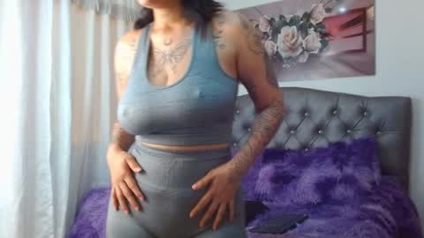 Snapshot of lilyfox23 chatting on 03-08-25, 04:06 lilyfox23 online show from 03-08-25, 04:06
