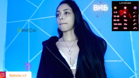 Snapshot of lilylouisee_ chatting on 05-27-26, 01:57 Liliana louise online show from 05-27-26, 01:57