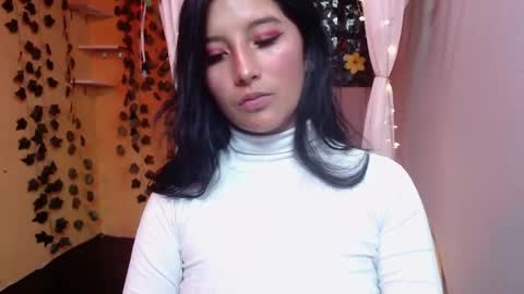Snapshot of lilymoon_018 chatting on 05-01-26, 02:10 lilymoon_018 online show from 05-01-26, 02:10