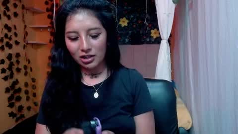 Snapshot of lilymoon_018 chatting on 05-04-26, 01:18 lilymoon_018 online show from 05-04-26, 01:18