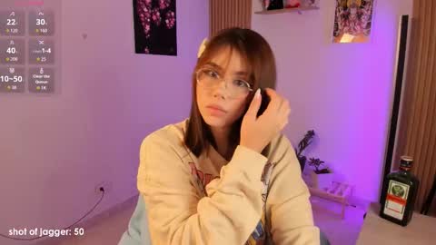 lily help me to collect more cosplay online show from 10-27-25, 04:27