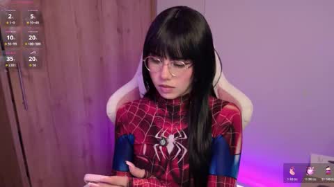 lily help me to collect more cosplay online show from 01-10-26, 04:14