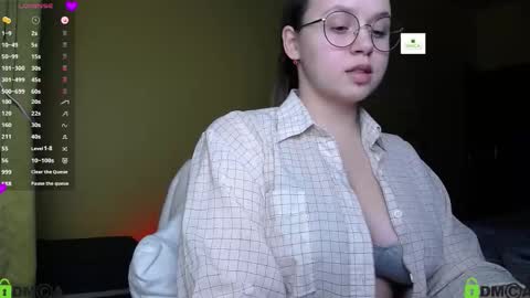 Lily online show from 10-19-25, 12:06