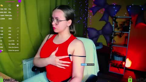 Lily online show from 04-27-26, 09:35