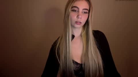 Lily online show from 05-07-26, 06:46