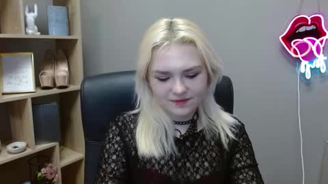 Snapshot of lilysweetxo chatting on 02-20-26, 07:43 Lily online show from 02-20-26, 07:43