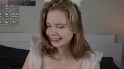 Julie online show from 06-12-26, 06:51