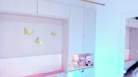 lilywhitee1 online show from 04-25-26, 04:37