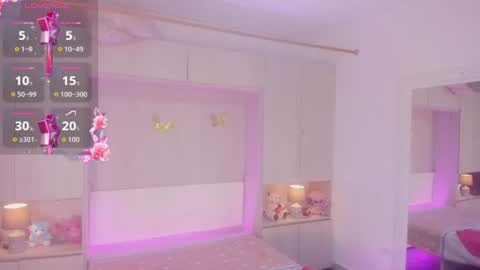 lilywhitee1 online show from 06-12-26, 04:11