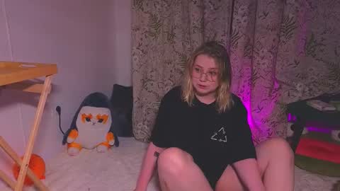 Snapshot of lime_cat chatting on 11-07-25, 02:00 lime cat online show from 11-07-25, 02:00