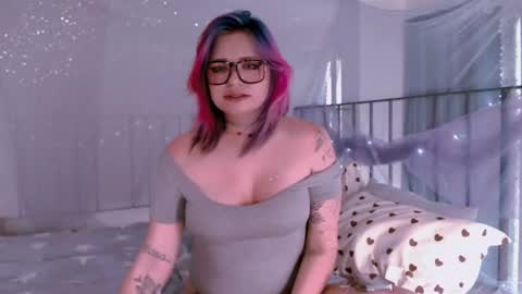 Snapshot of lina2d_tyan chatting on 06-10-26, 08:46 Lina2D tyan online show from 06-10-26, 08:46