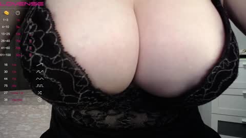 Lina online show from 12-22-24, 09:09