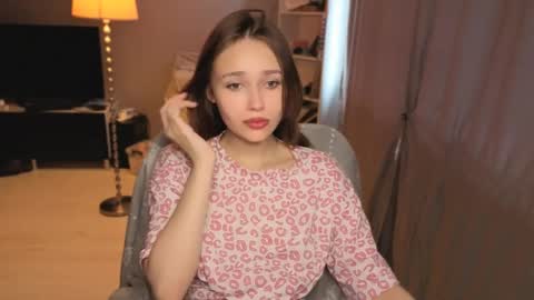 Snapshot of lina_and_lion chatting on 05-19-26, 09:26 Scarlet online show from 05-19-26, 09:26