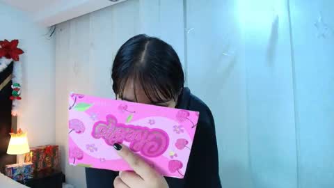  Lina Bedoya  online show from 12-17-25, 11:38