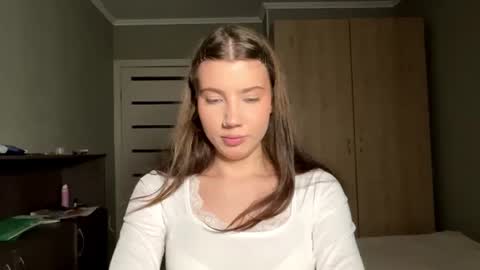 Snapshot of lina_bliss chatting on 07-21-26, 04:42 Lina online show from 07-21-26, 04:42