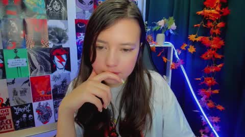 Lina online show from 12-19-24, 02:23
