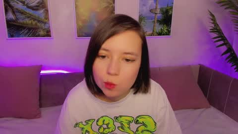 Lina online show from 01-19-25, 05:15