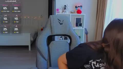 Lina online show from 06-19-26, 02:05