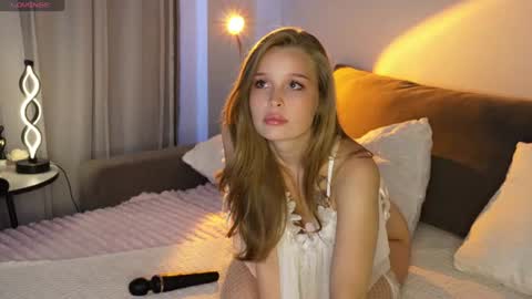 Snapshot of lina_kriss chatting on 06-14-26, 05:09 Kriss and Lina online show from 06-14-26, 05:09