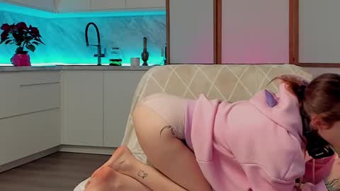 Snapshot of lina_n_kitty chatting on 12-04-24, 12:14 Lina - online show from 12-04-24, 12:14