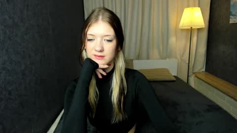 Snapshot of lina_vi chatting on 12-22-24, 11:41 Lina online show from 12-22-24, 11:41