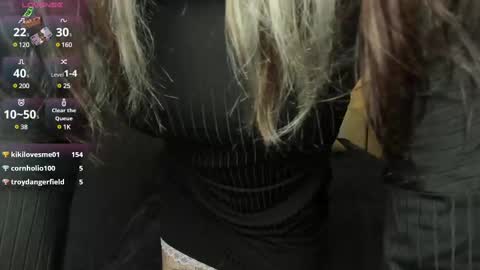 Snapshot of lina_vi chatting on 02-21-25, 12:05 Lina online show from 02-21-25, 12:05