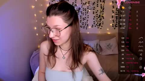 Snapshot of linablossom chatting on 10-23-25, 03:17 Lina online show from 10-23-25, 03:17