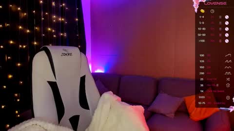 Snapshot of linablossom chatting on 11-29-25, 08:17 Lina online show from 11-29-25, 08:17