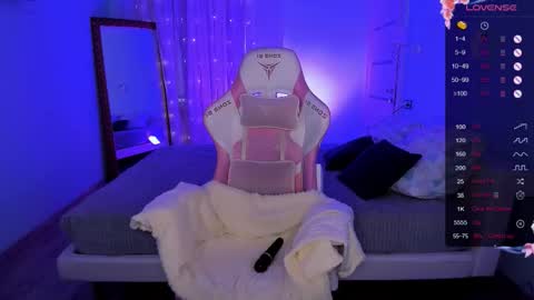 Snapshot of linablossom chatting on 12-01-25, 08:30 Lina online show from 12-01-25, 08:30