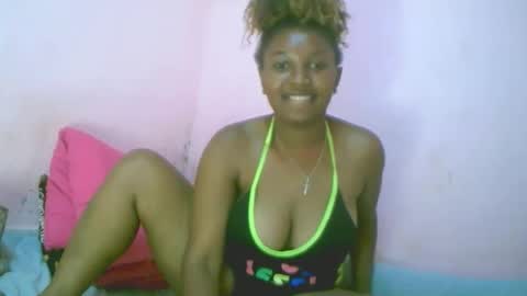 Snapshot of linah1123 chatting on 09-30-25, 08:14 linah1123 online show from 09-30-25, 08:14