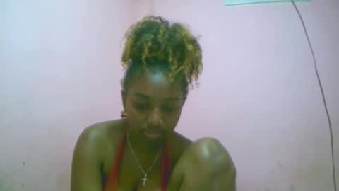 Snapshot of linah1123 chatting on 10-19-25, 05:13 linah1123 online show from 10-19-25, 05:13