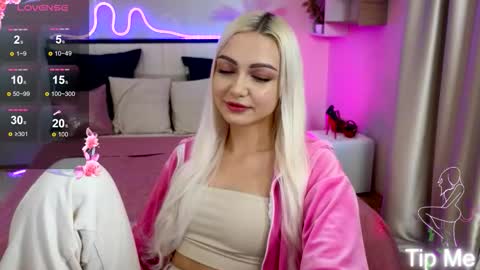 I am Lina online show from 10-18-25, 02:29