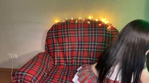 Snapshot of linamurrrr chatting on 11-30-25, 05:06 Nicolas and Lina online show from 11-30-25, 05:06