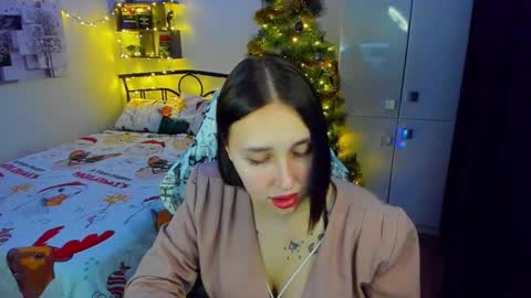 Lina online show from 12-18-25, 10:16