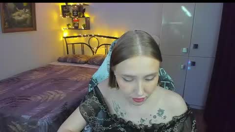 Lina online show from 06-12-26, 09:35