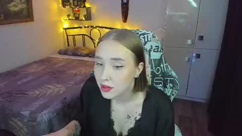 Lina online show from 06-25-26, 09:41