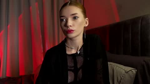 LinaVelle online show from 05-12-26, 01:58