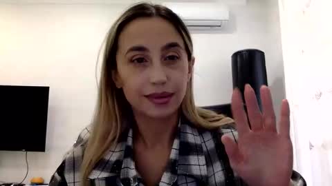 Snapshot of linavora chatting on 02-06-26, 11:35 linavora online show from 02-06-26, 11:35