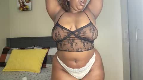 linda5298 online show from 04-25-26, 11:46