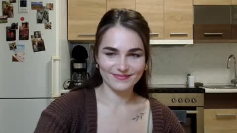 Linda online show from 10-23-25, 05:01