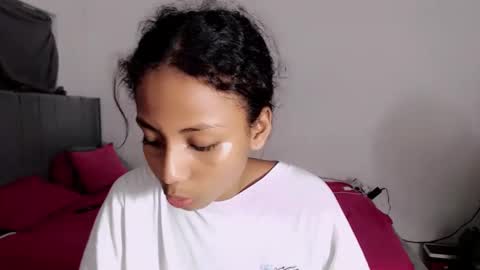 Snapshot of linda_brown_1 chatting on 01-16-26, 02:37 linda brown online show from 01-16-26, 02:37