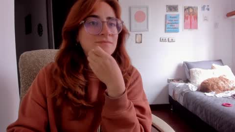 Giggles  online show from 12-10-24, 07:43