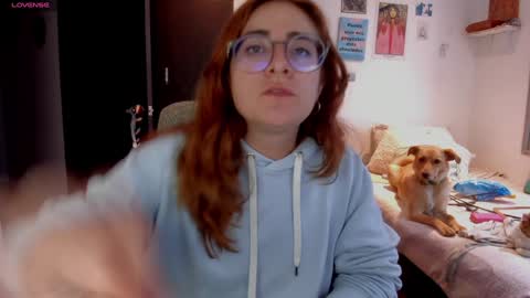 Giggles  online show from 12-19-24, 10:42